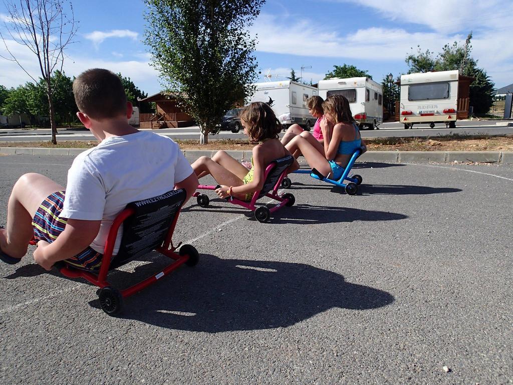 Camping La Sierrecilla Humilladero Zewnętrze zdjęcie