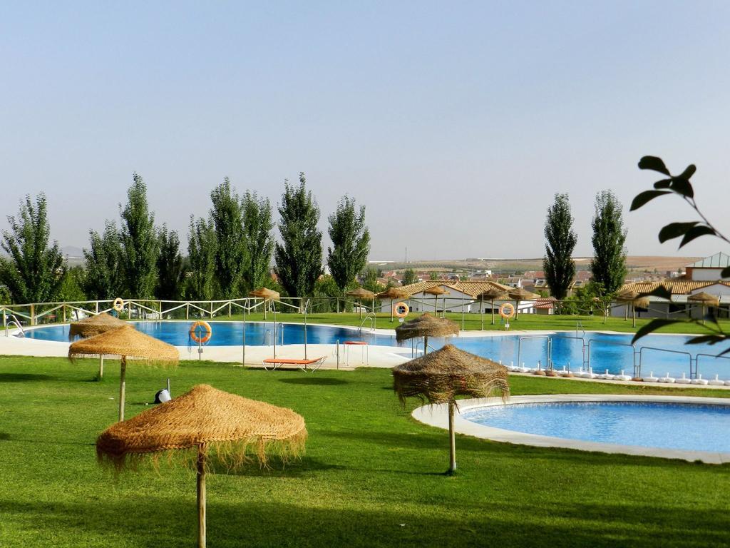 Camping La Sierrecilla Humilladero Zewnętrze zdjęcie